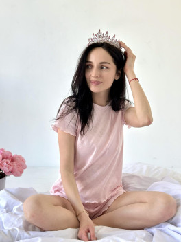 Жіноча піжама(футболка+шорти) з рюшами Rose Amour, блідо-рожевий
